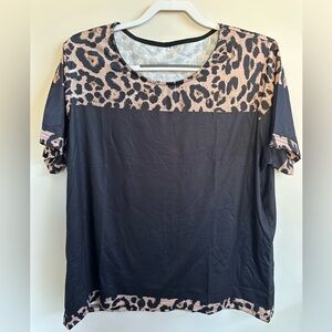 8/$20 Leopard Print and Black Women's Top Size XL New